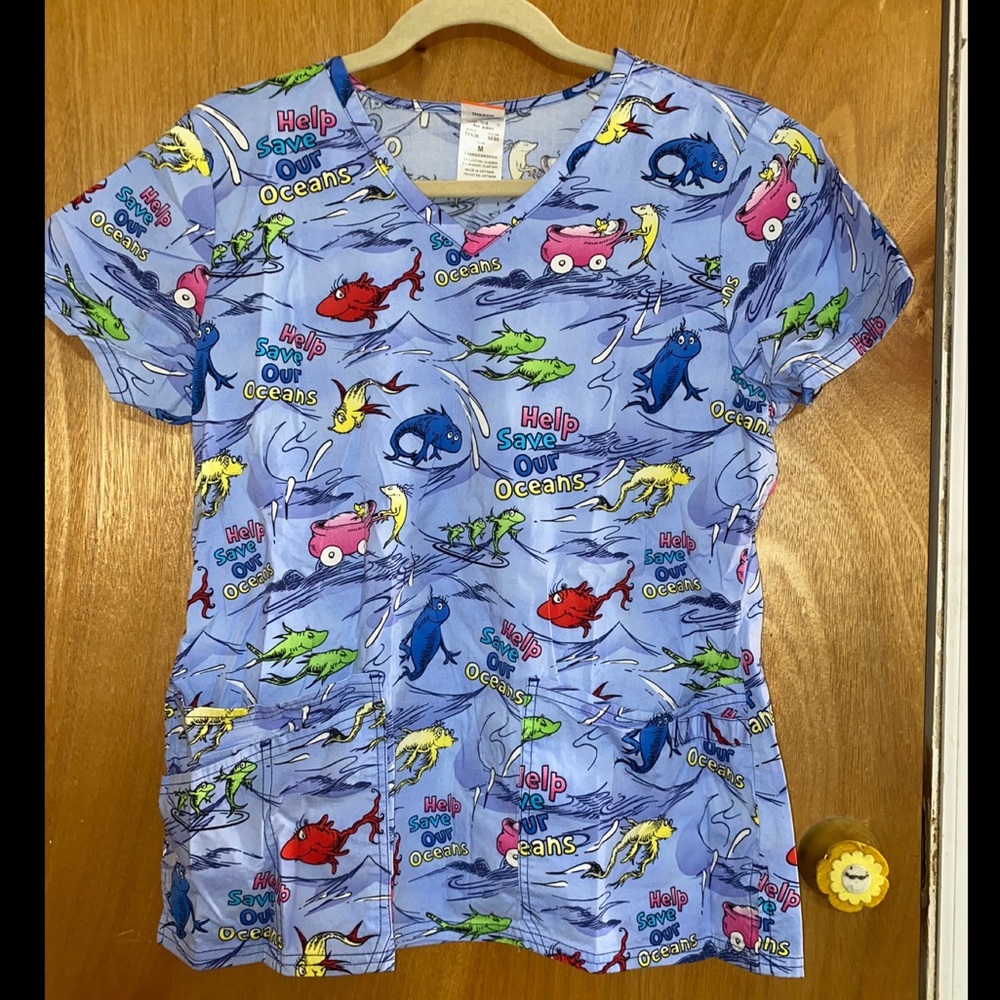 Dr. Seuss Scrub top size M